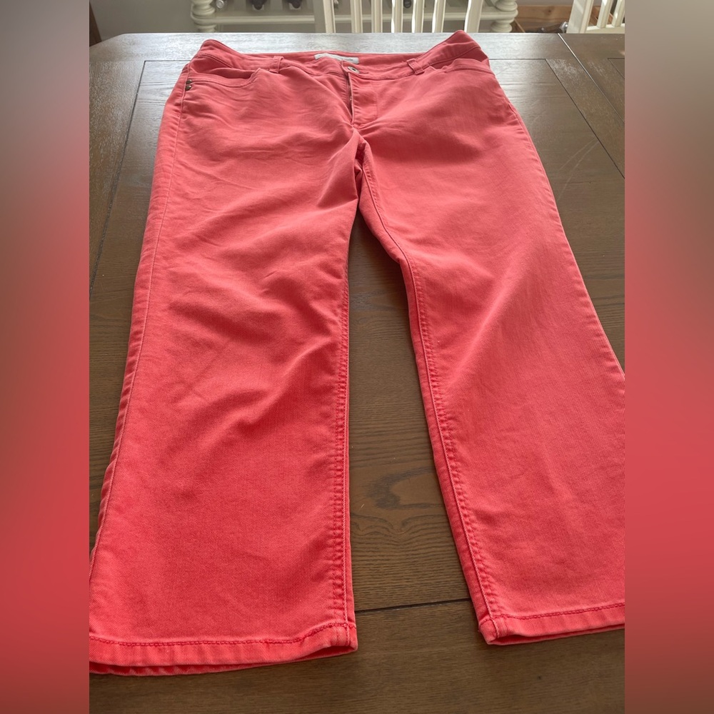 Womens Chico’s Coral Denim Capri Pants Size 2.5